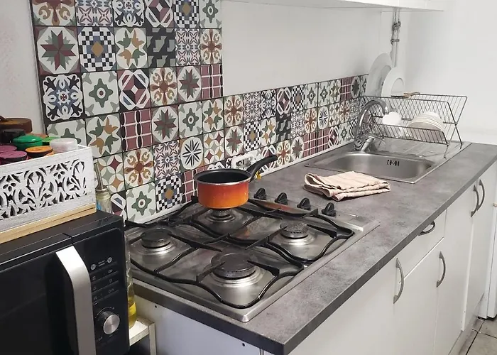 2 Cerca Del Puerto De Pasajes *